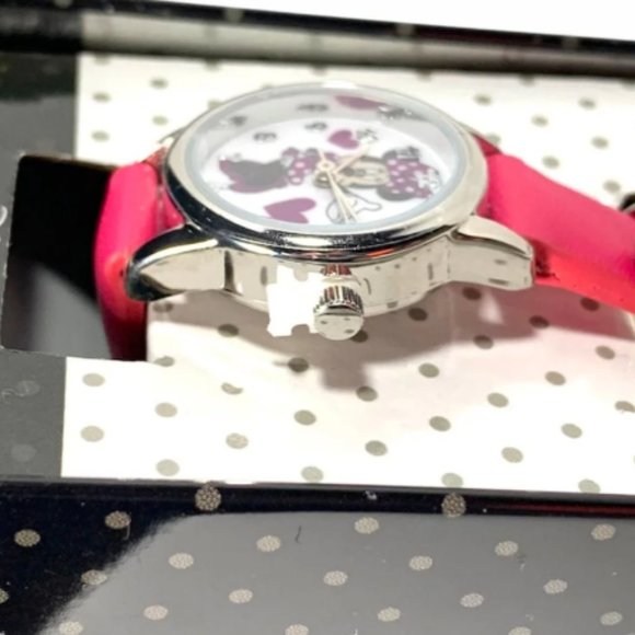 A21-NIB Minnie Mouse Silver with Pink Leather Band 3 Hand Watch - Picture 4 of 8